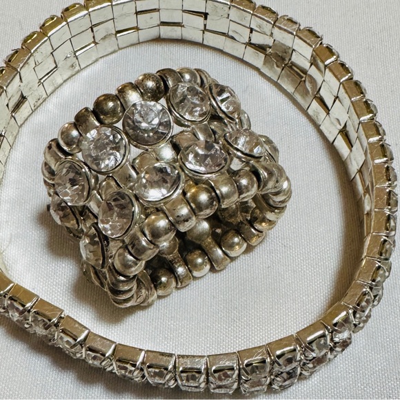 Elegant Silver Beaded Bracelet Set - Picture 1 of 5